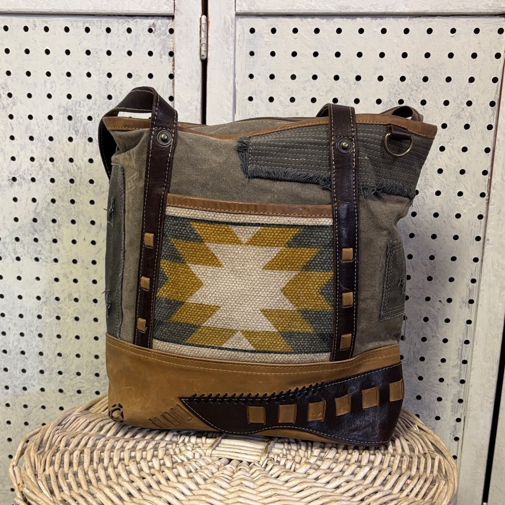Myra bag